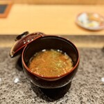 鮨 しみず - 赤だし（細もずく）