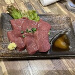 ホルモン焼肉 美津 - 料理写真:炙り生レバー790円