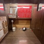 一蘭 - おなじみの味集中カウンターです。