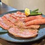 炭火焼肉 にく式 - 
