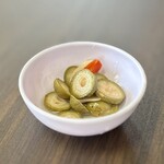 GIA DINH - サウ（Sau）のナンプラー漬け（サービス）
       食感はコリッと、甘酸っぱくて爽やかな浅漬けってかんじ♪  ハノイでは日常的に食べられている定番おやつだそうですよ(^^)