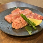 炭火焼肉 にく式 すすきの店 - 