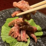 銀座 鉄板焼き ステーキ K-sio - 和牛のタルタル。金粉がキラリ！