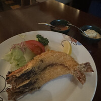 赤坂 津つ井 総本店 - エビフライ　ボリューム満点！