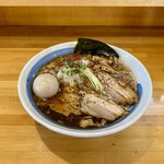 麺屋 しん蔵 - 限定
      黒醤油らぁめん 1000円
      味付玉子 150円
