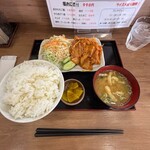創作居酒家 弁鶏 - 激ウマ！豚キムチ定食