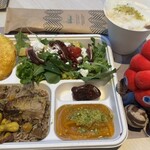 アラブ首長国連邦パビリオン レストラン - とらとお弁当とドリンク