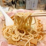 ラーメン大戦争 - 2025年８月　麵持ち上げ