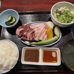 焼肉・鍋 まるや - 