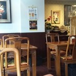 ジャスミンタイ - 国王？の写真が右奥にある。