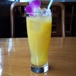 ジャスミンタイ - マンゴージュース。結構、美味しい。上級グレードも別にある。
