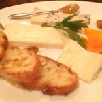 オステリア ボッカーノ - チーズ盛り合わせ