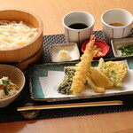 釜揚げうどんと天ぷら御膳