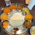 YUMMY TUMMY  - ノンベジミールス 1,850円＋ラッシー 300円