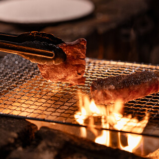 ■炭火焼きへのこだわり