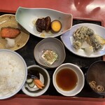 たらふく  - 料理写真:肉ランチ@1,500円
