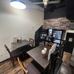 精肉・卸の肉バルSanoso - 中2階席