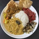 ファミリーケータリン - ここの個性が光るカレー達。