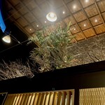 鮨 ともあき - 少し天井に目を向けると更に素晴らしい演出✩⋆*॰¨̮⋆｡˚✨️✨️