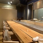 鮨 ともあき - カウンター光景✨️✩⋆*॰¨̮⋆｡˚✨️奥側✨️