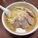 珍来 五反野駅前店 - ドデカ容器。写真ではそう見えないですが...