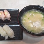 寿司 若竹丸 - (左上から)オーロラサーモン炙り、エンガワ、あら汁