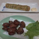 寿司 若竹丸 - (上から)ちくわの磯部揚げ、砂肝唐揚げ