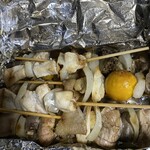 焼鳥わがとも - 料理写真:モツ6本　せい2本