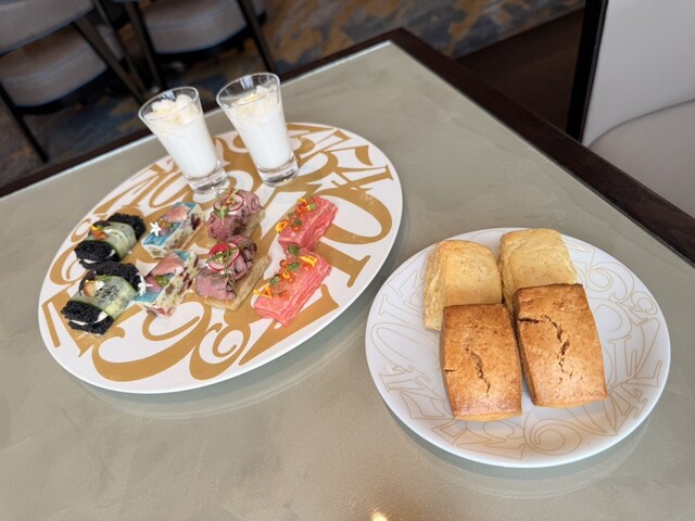 Bar &amp; Lounge ZATTA photo 3