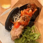 ベトナム料理 ふぉーの店 - ちょい飲みセットのミニ竹炭チキンバインミー