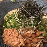 人力俥 - たっぷりの具材が美味しい！カイワレ、刻み海苔が高く乗せられてます。
      