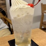 ICHIRIN COFFEE - ピーチクレミアソーダー（¥770）