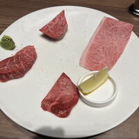 焼肉グレート 宇都宮駅前店 - 上タン塩
                      厳選希少部位３品盛り（塩）　とうがらし　シャトーブリアン　杓子