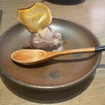 あれこれ - デザート付きです。小豆のジェラートにさつまいもチップス添え