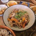 はらぺこ - 豚ときのこたちの炒め物