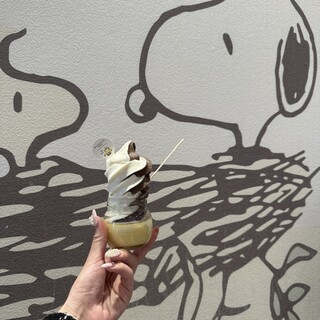 ウッドストック　スヌーピー　アイスクリームトラック ウッドストック スヌーピー アイスクリームトラック