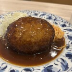 重亭 - ハンバーグのアップ