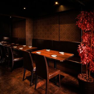 新宿駅東南口1分！2名様～団体様まで個室を多数完備しています