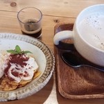 葉山珈琲 - ランチセットのデザート&ドリンク(カフェオレ)