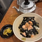 ひげ勝 - シャケ茶漬け