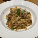 アル・デンシャル丸の内 グランスタ東京店 - 蔵王牛ラグーと舟形マッシュルームのタリアテッレ