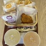 ケンタッキーフライドチキン - 料理写真:バーガーのセットとチキン