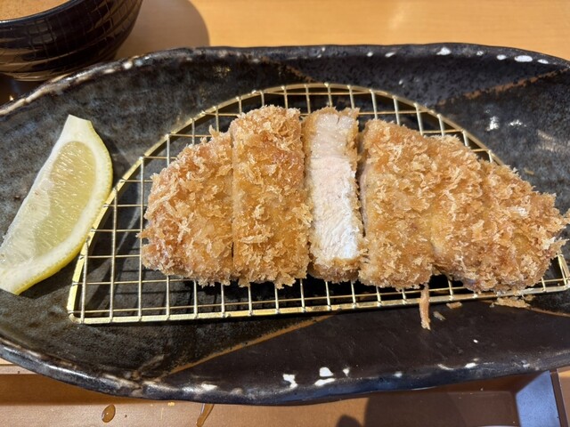 山かつ 空港店 （やまかつ） - 教会前/とんかつ | 食べログ