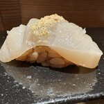 鮨処 春日 - ホタテ