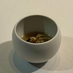 ウシマル - ・千葉県産 チチタケとスッポン出汁のパスタ