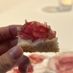 ウシマル - ・パンにブレザオラを乗せて…