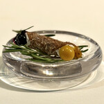 ウシマル - ・自家製リコッタチーズのカンノーロ