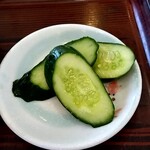 そば処 久楽 - 「香物」は「きゅうり漬け」♬