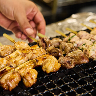 噛むほどに広がる旨み「大山どり」を使用した焼き鳥をどうぞ！