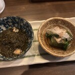 釀造科 oryzae - 先付けのしじみ入りもずく酢、つるむらさきお浸し。どちらもいい出汁加減で美味しかった